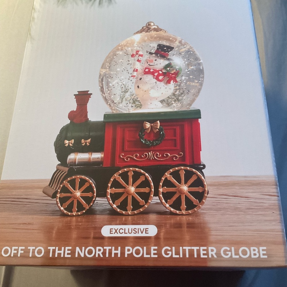 Merry Makers Holiday Train Snow Glitter Globe with Snowman New in Box